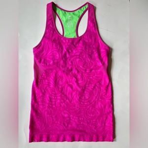 Workout Top • Size Large but fits like Medium